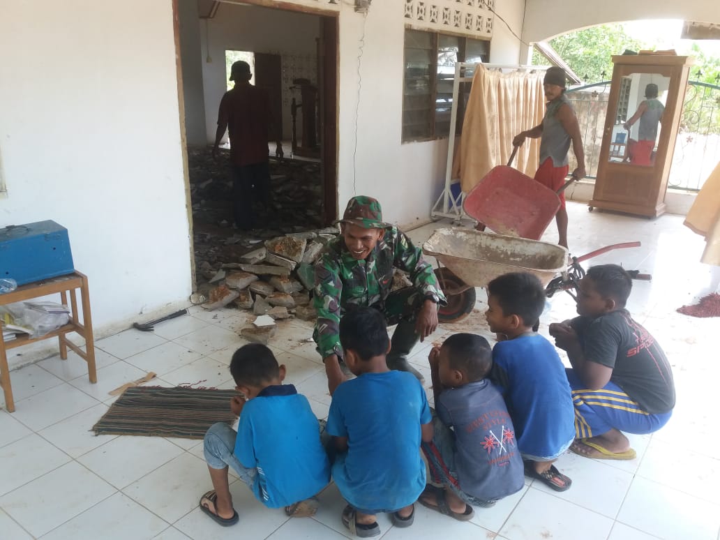 TMMD ke 107, Satgas Berikan Wasbang Kepada Anak-anak di Kelurahan Pelintung