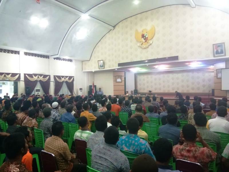Bupati Rohil Naikan Gaji Petugas CS, PM dan Supir