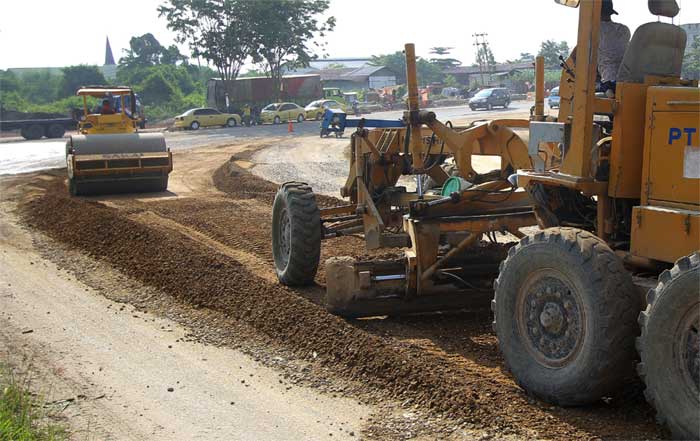 Inhil Segera Perbaiki Enam Ruas Jalan Nasional