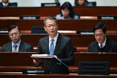 Anggaran 2025-26 oleh Sekretaris Keuangan Hong Kong SAR: Mempercepat Pembangunan melalui Reformasi dan Inovasi