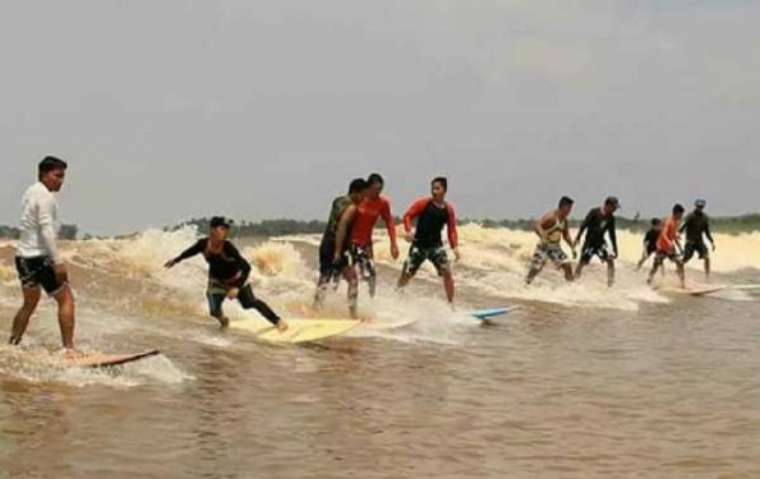 Gelar Bono Surfing, Disparbudpora Undang Peselancar Mancanegara