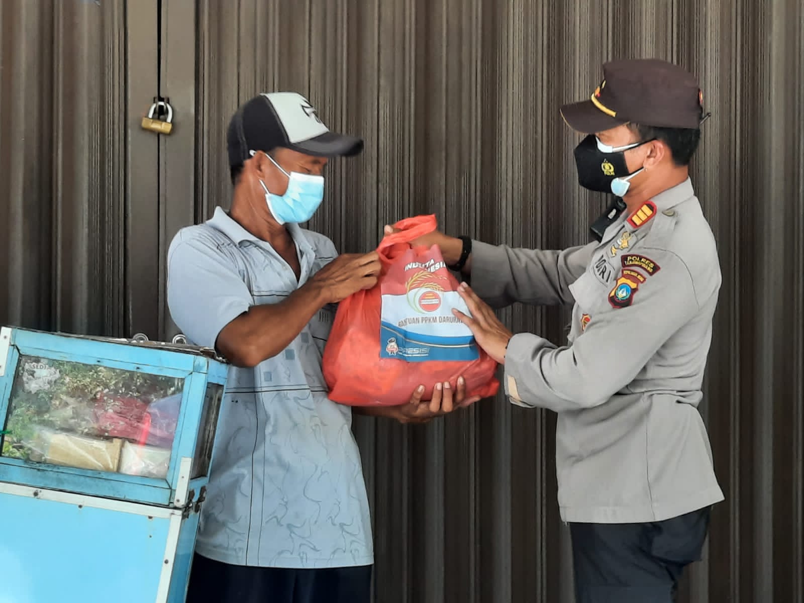 Lagi, Polsek Bukit Bestari Salurkan Bansos di Masa Perpanjangan PPKM Level 4
