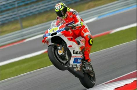 Ducati Menang Perdana Sejak 2010, Iannone Juara