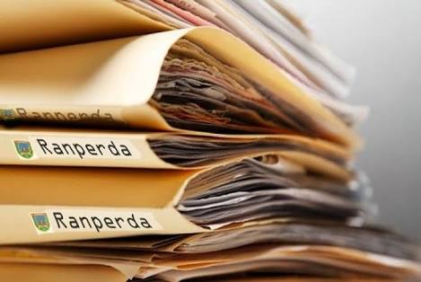 DPRD Gelar Rapat Paripurna Penyampaian Laporan Hasil Kerja Pansus B Terhadap 3 Ranperda
