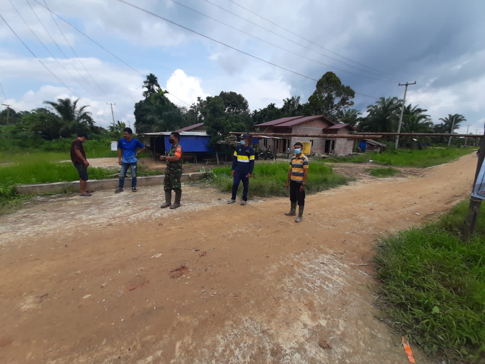 Koptu Bambang Ikuti Giat Kelurahan Cegah Banjir