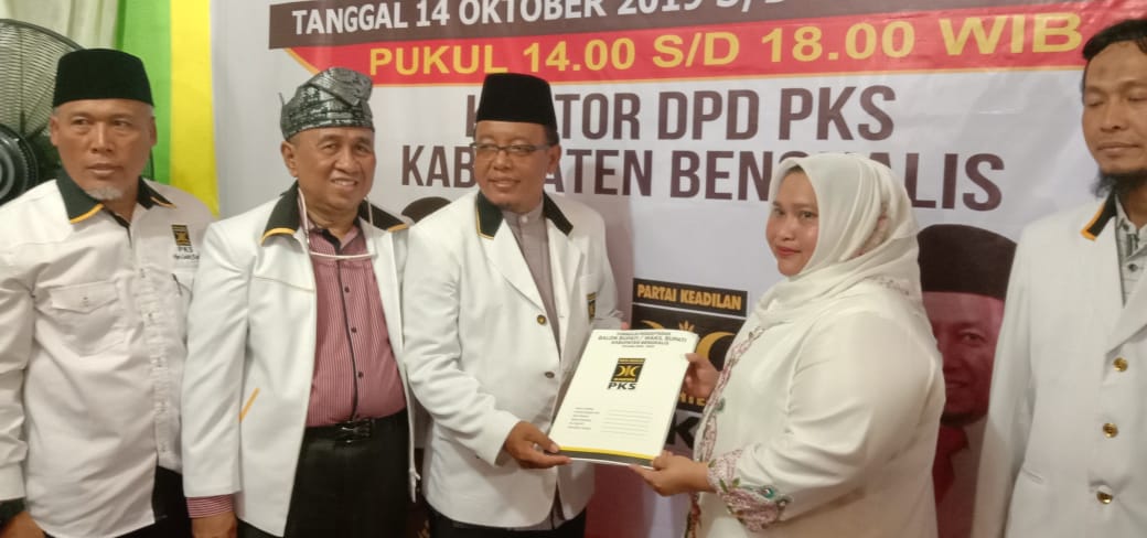Balon Bupati Bengkalis, Kasmarni Mendaftar ke PKS