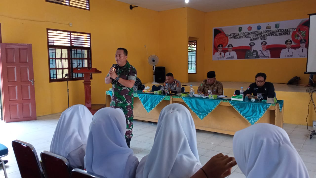 Danramil 02 Bekali Pelajar Tentang Bahaya Narkoba