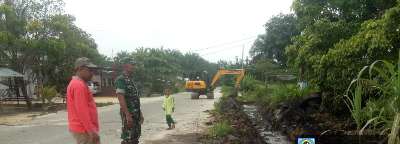 Serda M Andi Pantau Kegiatan Bersih-bersih Selokan