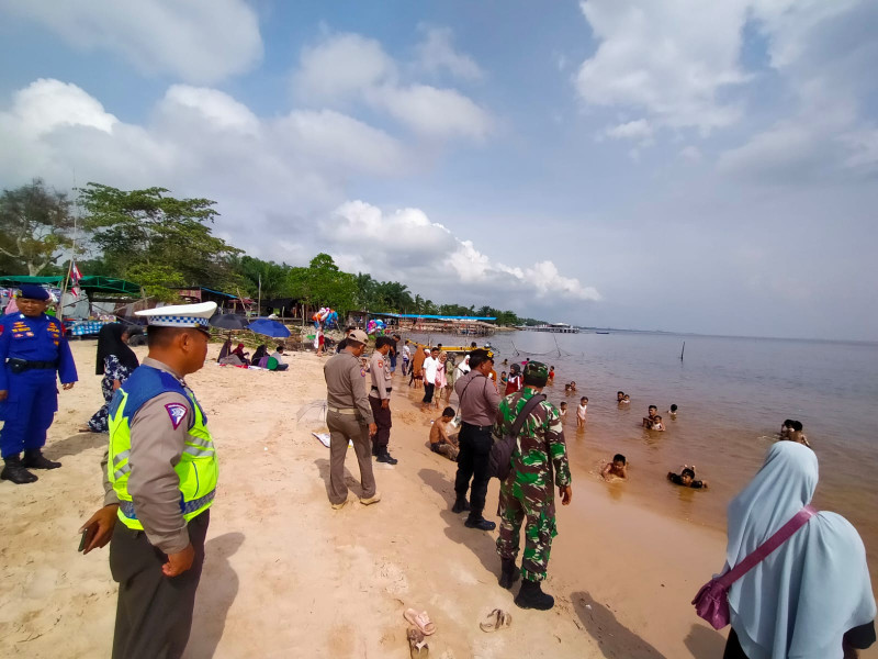 Serda Cerzakatno Himbau Masyarakat Berhati-hati Saat Berliburan di Pantai