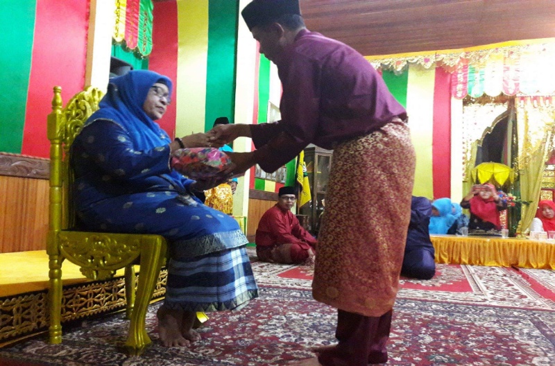 Tebus Kesalahan, PJ. Kades Batang Dui meminta maaf  harus secara Adat Istiadat