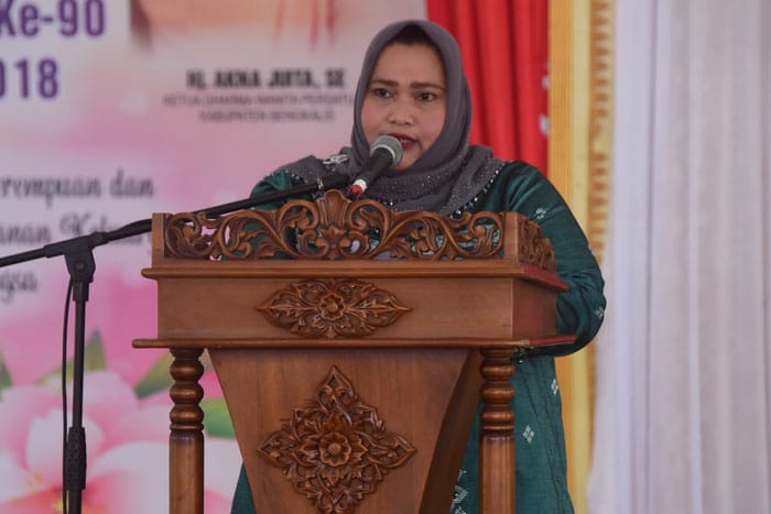 Istri Bupati Bengkalis, Kasmarni Mendaftar Juga ke PAN