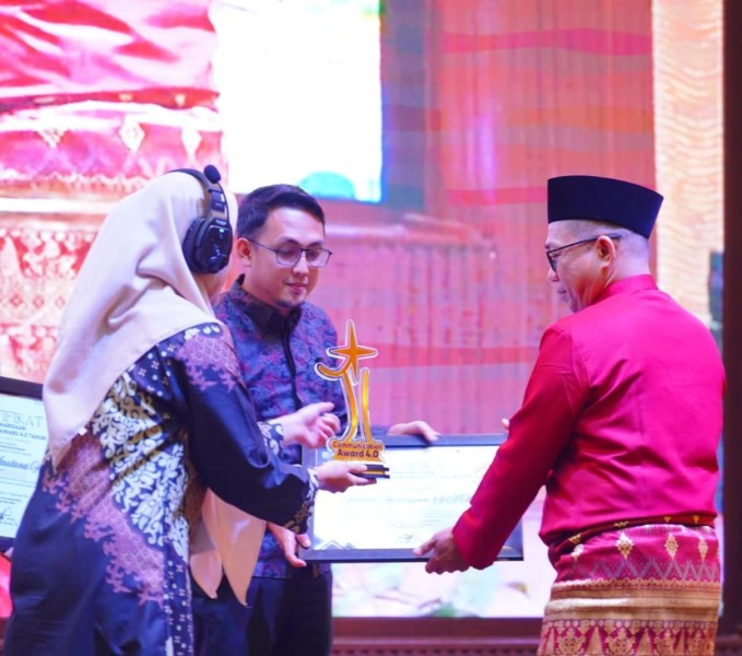 Tokoh Muda Dumai Viencent. M. Yusuf Raih Award di COMA 4.0 FIKOM UIR