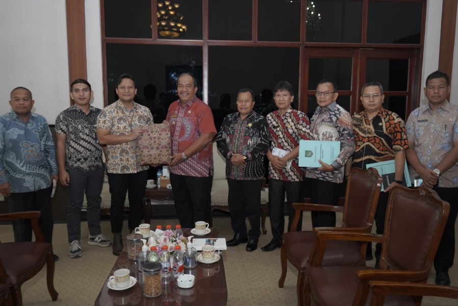 Bupati Terima Kunjungan Pimpinan Perum BULOG Asahan