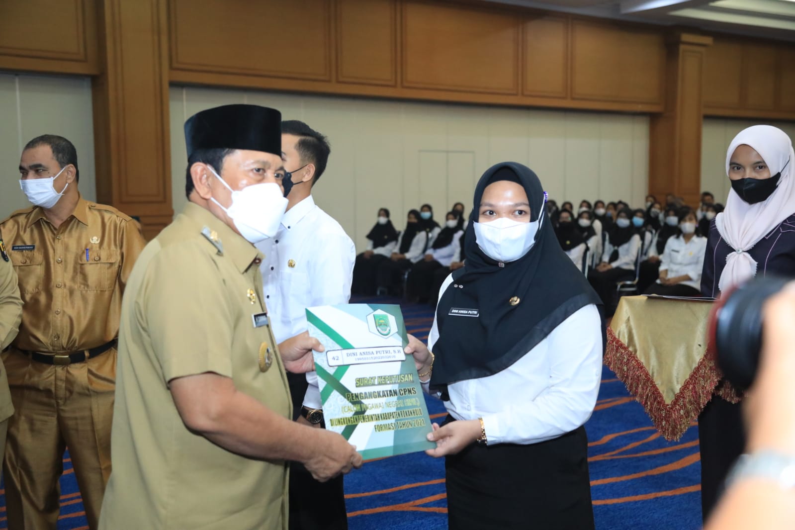 Bupati Rohul Serahkan SK Kepada CPNS dan PPPK Tahun 2021