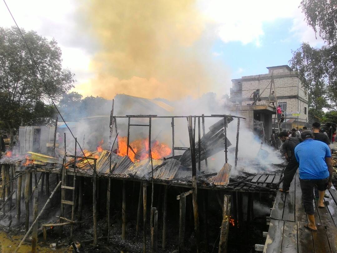 Meledak, 7 Pintu Kontrakan di Kateman Inhil Ludes Jadi Arang