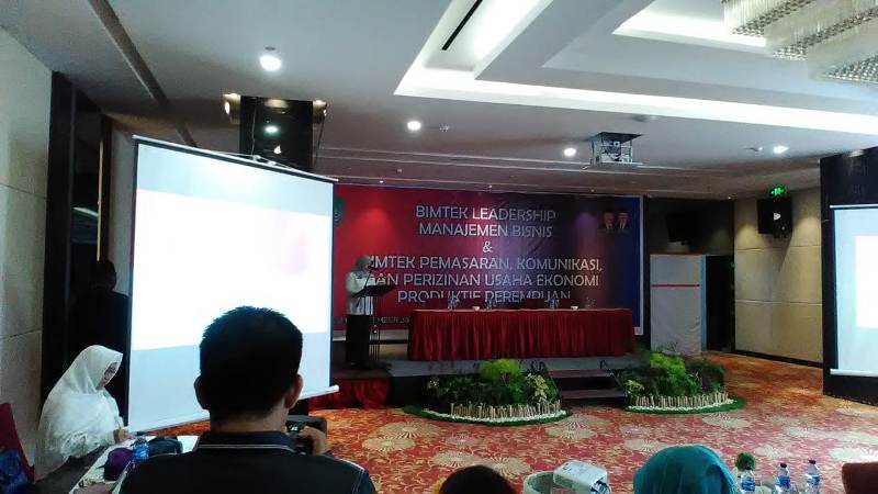 Ratusan Peserta Ikuti Bimtek Leadership dan Bisnis Bagi Perempuan