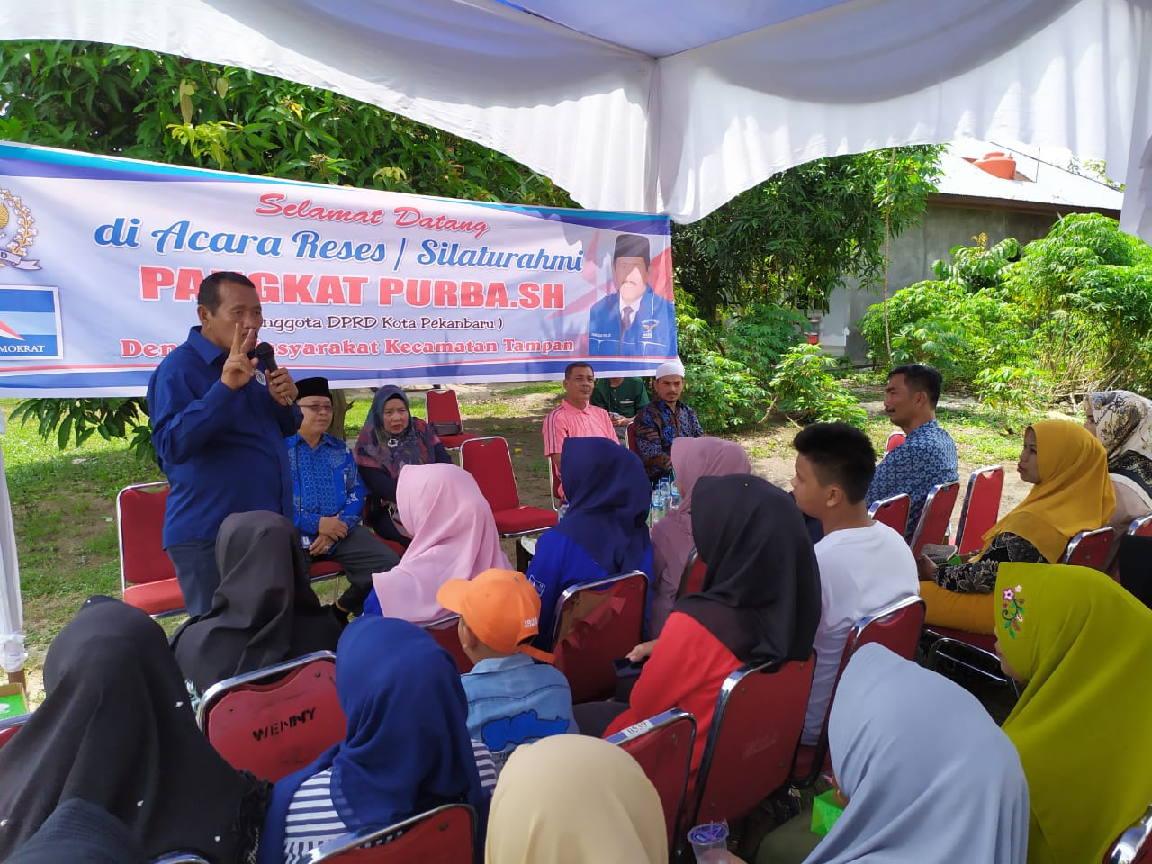 Warga Curhat Anaknya Sulit Masuk SMPN 40 Saat Reses Dewan, Ini Jawaban Pangkat Purba