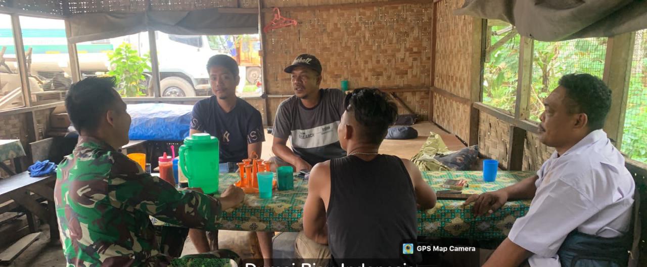 Serka Tomy Laksanakan Komsos Dengan Beberapa Tokoh Pemuda