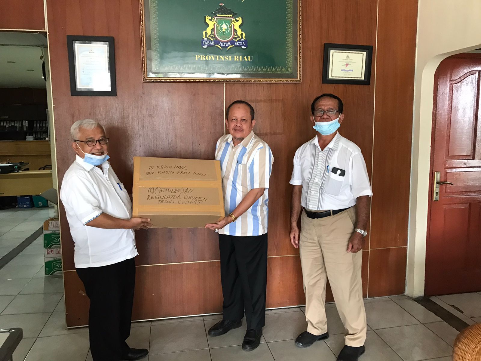 RSUD Puri Husada Terima Bantuan Puluhan Tabung Oksigen dari Kadin Riau