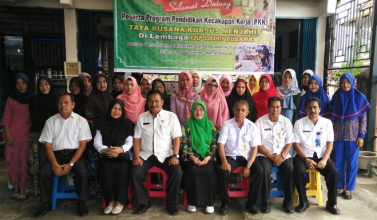Pemkab Inhil Dukung Program PKK Tata Busana dari LKP Lauly Busana