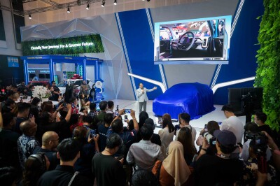 VinFast Perkenalkan VF 6 untuk Pertama Kalinya di Indonesia pada IIMS Surabaya 2025