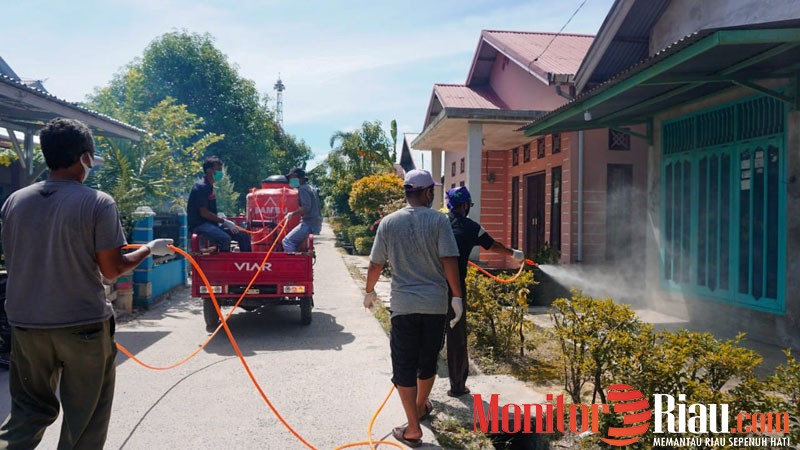 Tim Satgas Covid-19 Dumai Lakukan Penyemprotan Disinfektan