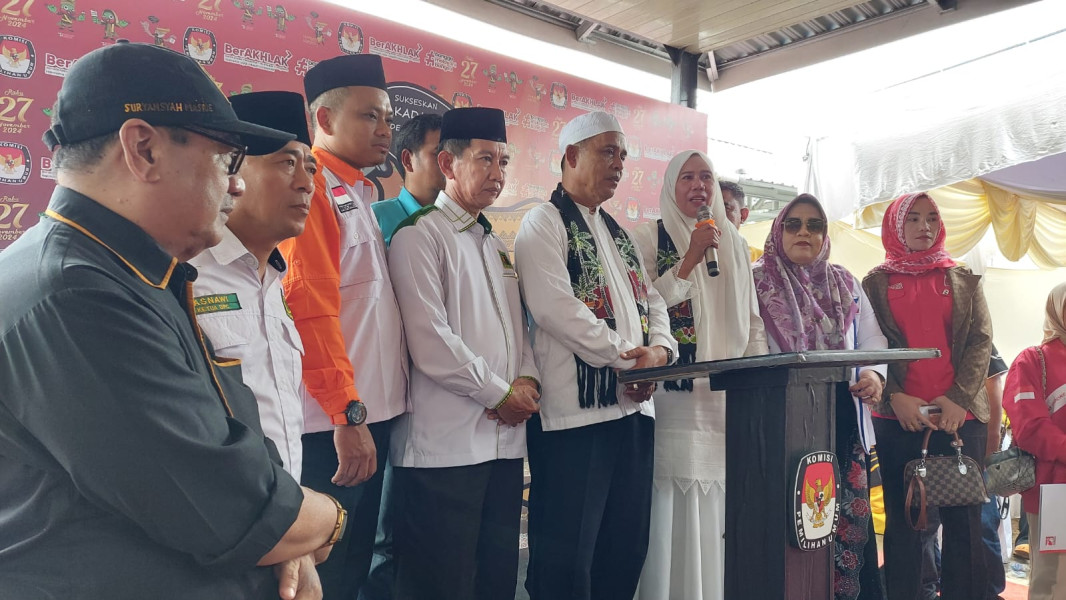 Koalisi INHIL HEBAT Diantar Ratusan Pendukung saat Daftar ke KPU