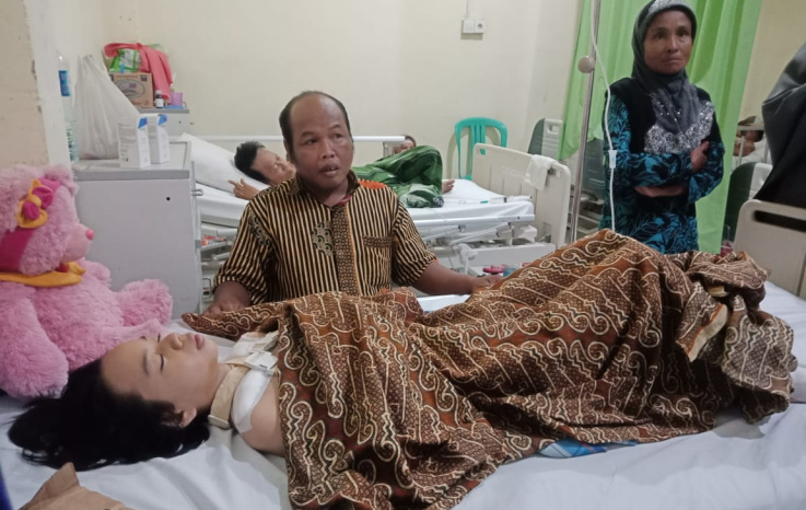 Pulang dari Memulung, Gadis 12 Tahun Patah Tulang Bahu Ditabrak Truck