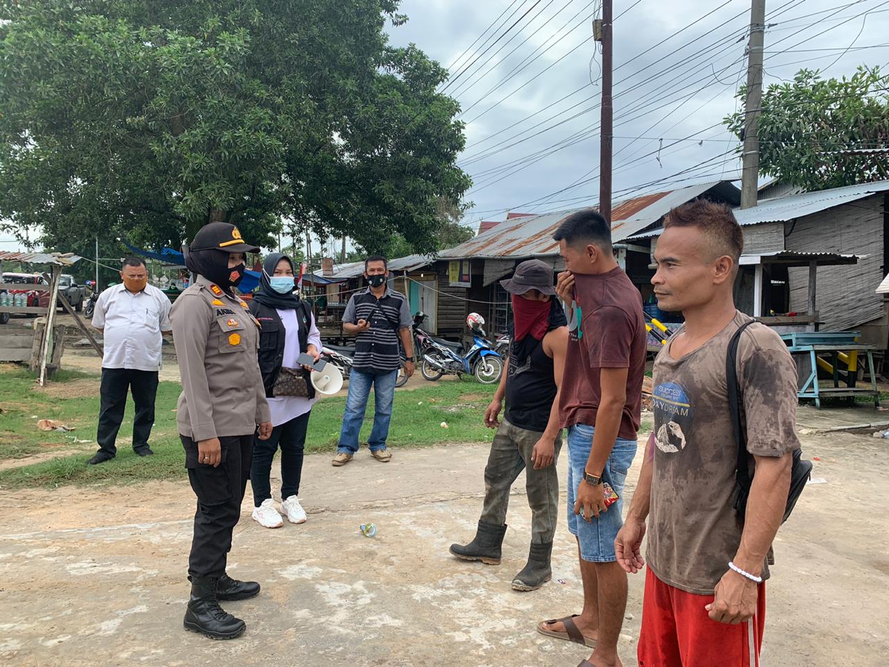 Polsek Bukit Kapur Terus Mensosialisasikan Penggunaan Masker