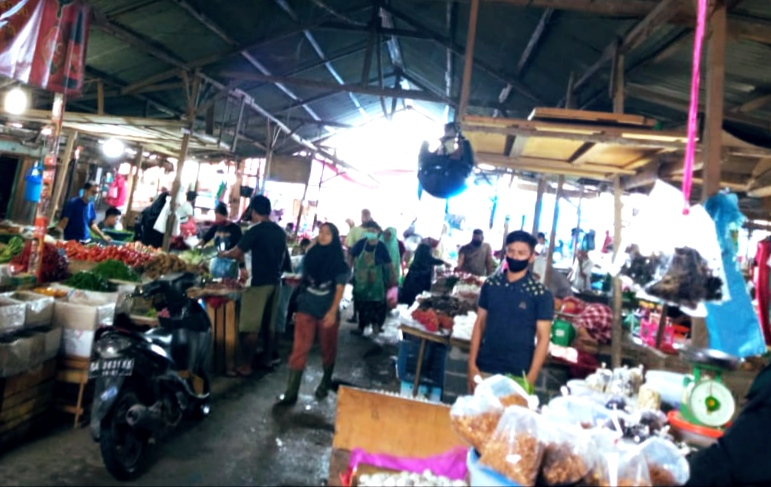 Geliat Pasar Menuju New Normal, Protokol Kesehatan Masih Diabaikan