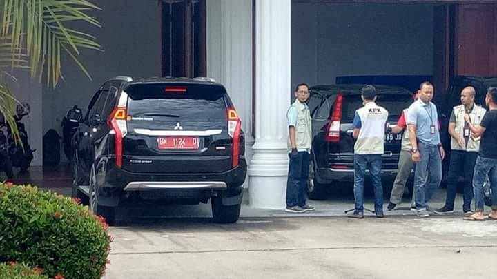 Gledah Rumah Dinas Bupati Bengkalis, KPK Temukan Uang 1,9 M