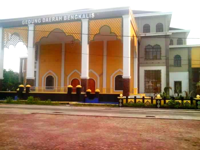 Proyek Gedung Daerah Bengkalis Sisakan Masalah