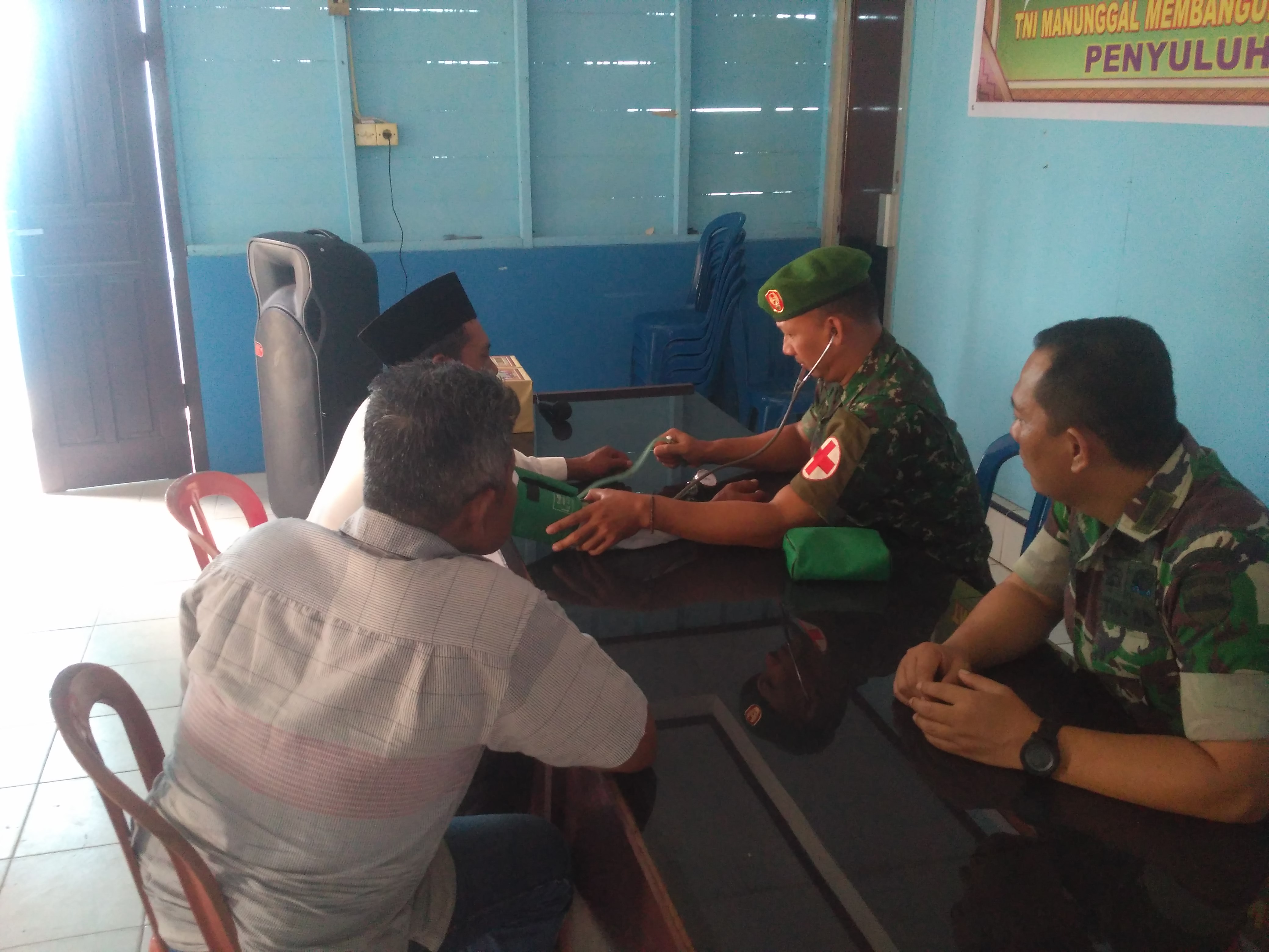 TMMD ke 107, Satgas Gelar Kegiatan Cek Tensi Gratis
