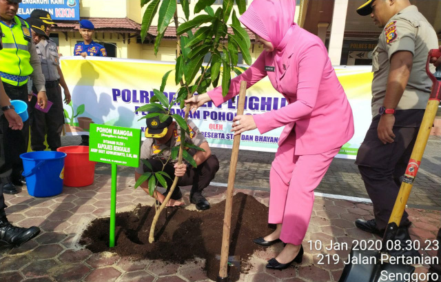 Polres Bengkalis Tanam 1.000 Pohon Buah-buahan Penghijau