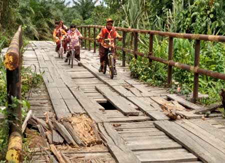 Jembatan Sungai Penyengat Koto Gasib Ini, Berkarat dan Lapuk