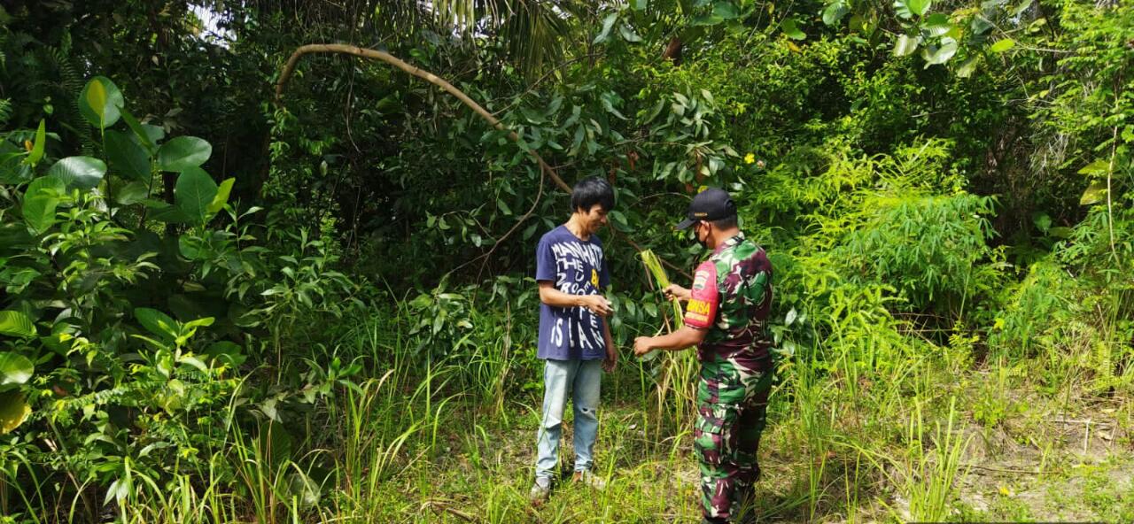 Sertu Abu Kasim Minta Masyarakat Peduli Terhadap Karhutla