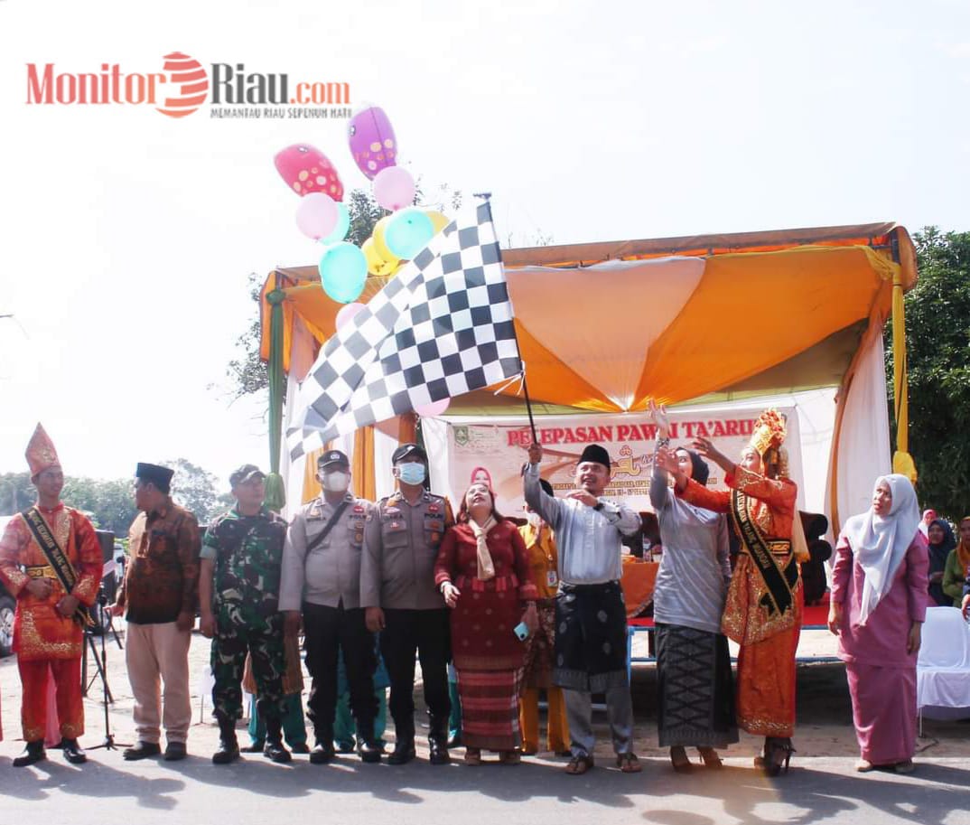Plt Camat Talang Muandau, Risky Afriandy Lepas Pawai Taaruf MTQ Ke IV