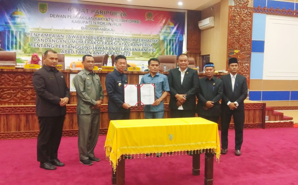 DPRD Rohil Gelar Sidang Paripurna, Jawaban Bupati Rohil Terhadap Pandangan Umum Fraksi-Fraksi