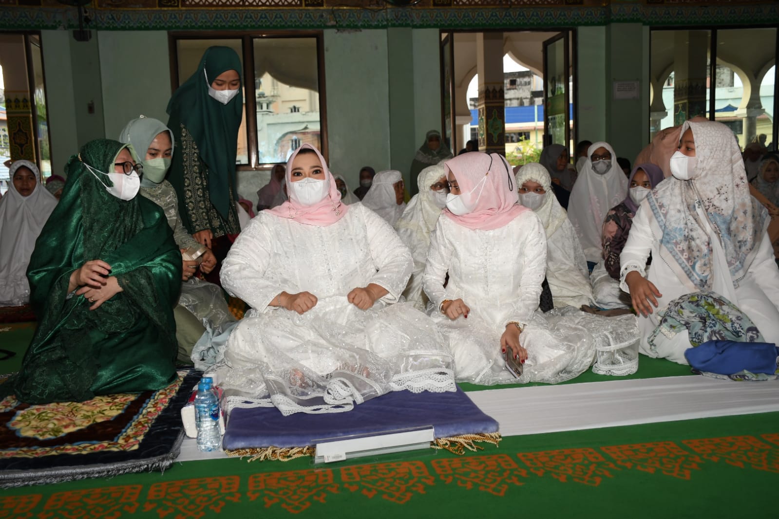 Bupati dan Wakil Bupati Bengkalis Sholat Id di Masjid Istiqomah