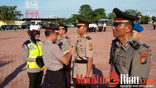 Dua Pewira Polres Rohil Dimutasi