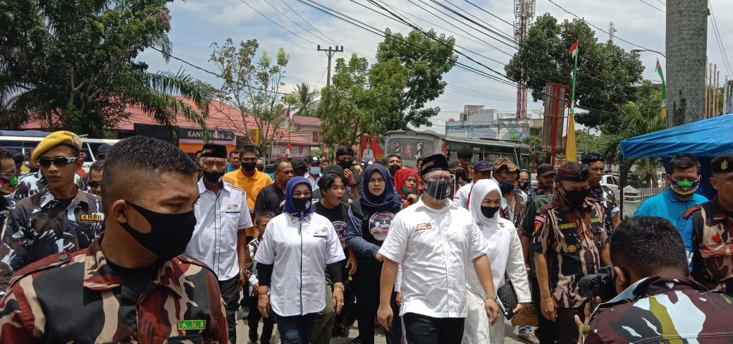 Ribuan Pendukung Antar Pasangan ERA Mendaftar ke KPU Labuhanbatu