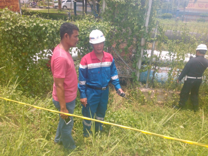Pipa Pertamina di Jaya Mukti Bocor