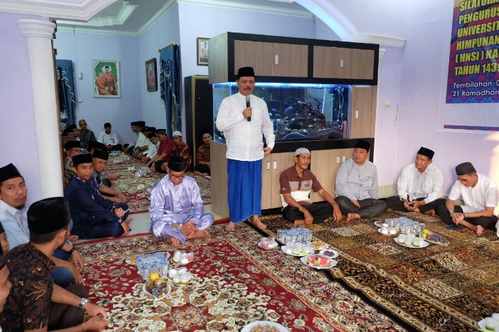 Sekda Inhil Bukber dengan Pengurus HNSI dan IKA UR