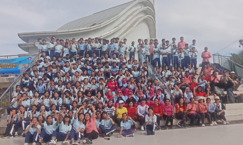 Meriah Senam Sehat bersama Keluarga Besar SMP Katolik di Laman Boenda Tepi Laut Tanjungpinang