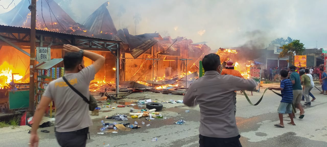 Ruko di Pelalawan Ludes Terbakar