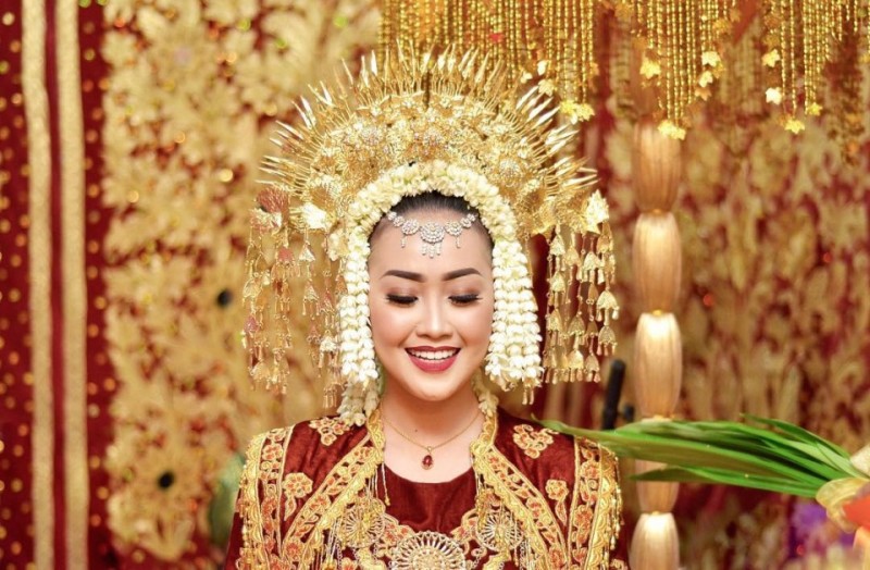 Inilah 4 Daerah di Indonesia Yang Wanitanya Melamar Pasangan