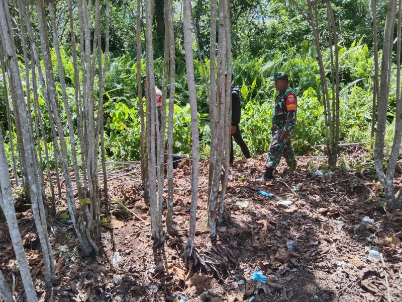 Tak Mau Terjadi Kebakaran Hutan, Personil Koramil 06 Merbau Laksanakan Patroli