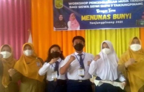 Kadisdik Tanjungpinang Buka Workshop Pengembangan Musik Tradisi di SMPN 7