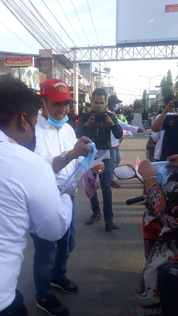''HEBAT'' Peduli Masyarakat, Bagikan Seribu Masker