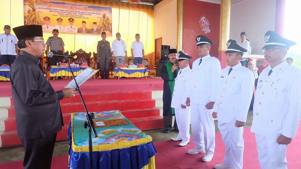 Bupati Inhil Lantik 4 Kades di Tanah Merah